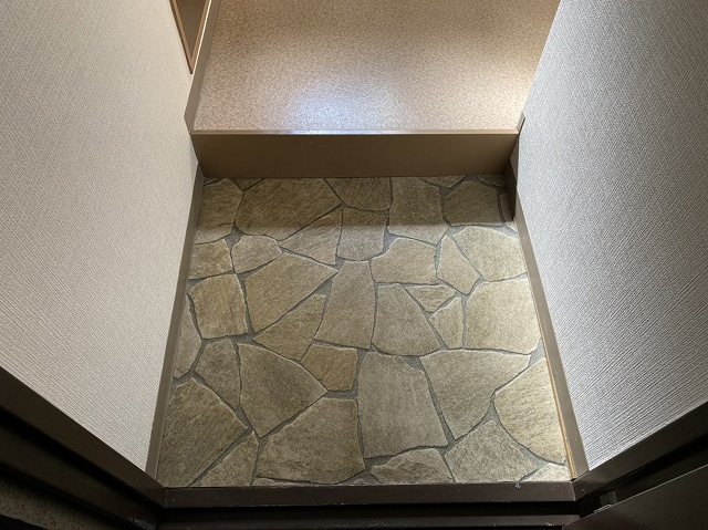 玄関　参考写真（同物件別部屋）