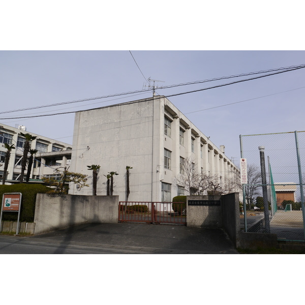 中学校　北名古屋市立白木中学校（中学校）まで1153m
