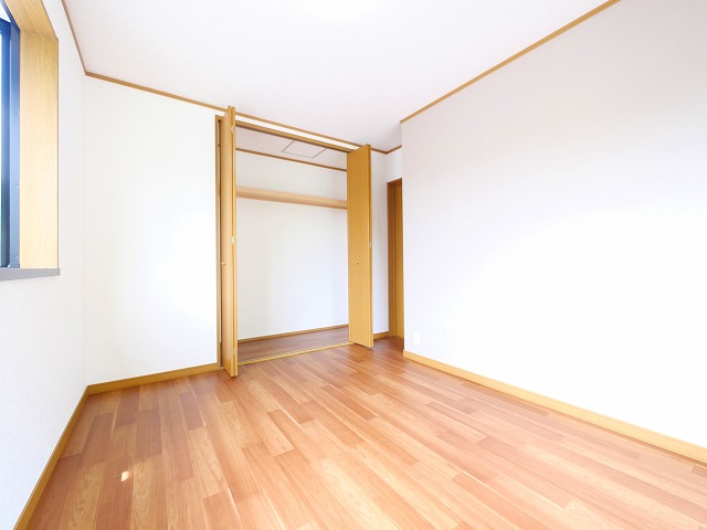 その他部屋・スペース　落ち着いて過ごせるお部屋なので、寝室にいかがでしょうか