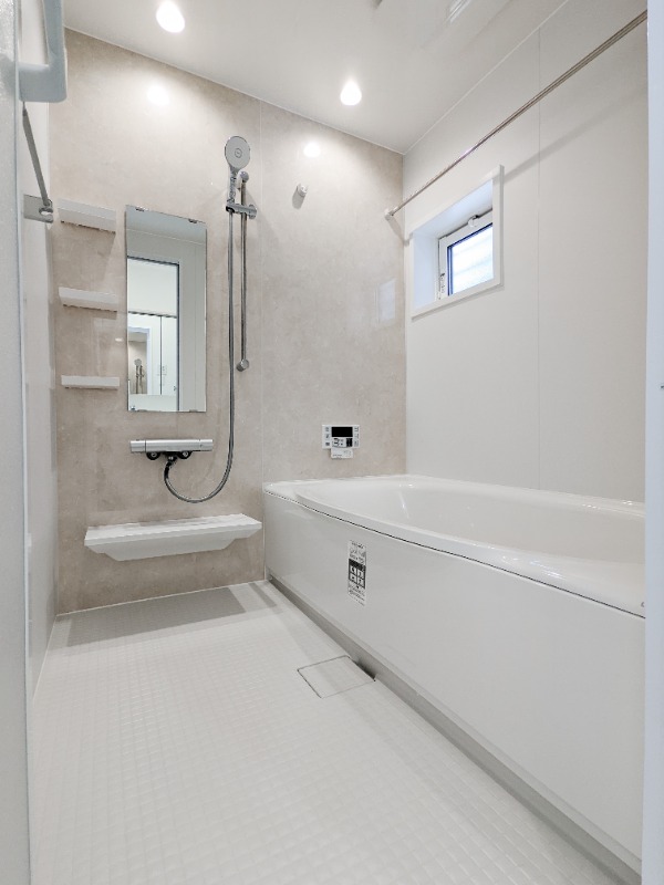 バス・シャワールーム　図面と現状に相違がある場合には現状を優先