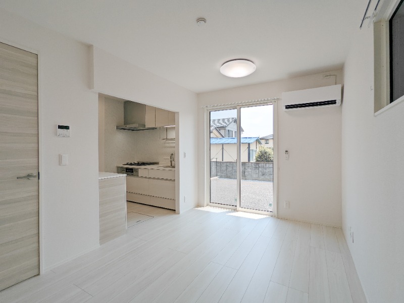 居室・リビング　図面と現状に相違がある場合には現状を優先