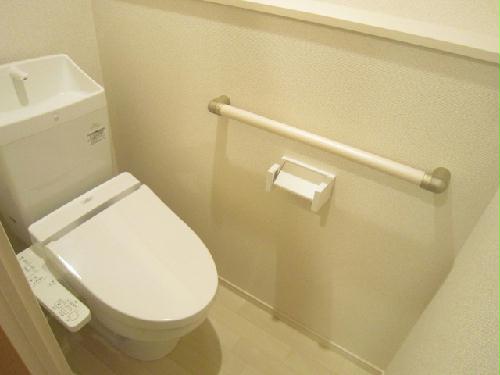 トイレ　温水洗浄便座