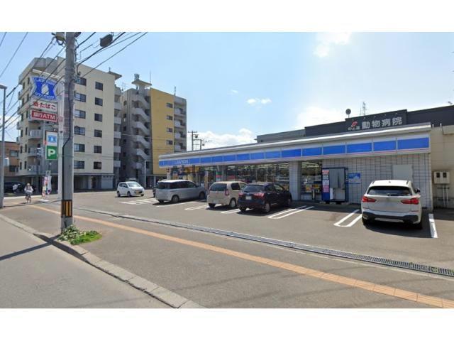 コンビニ　ローソン札幌北17条東7店（コンビニ）まで81m