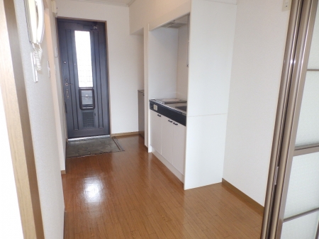 キッチン　コンパクトなキッチンで掃除もラクラク