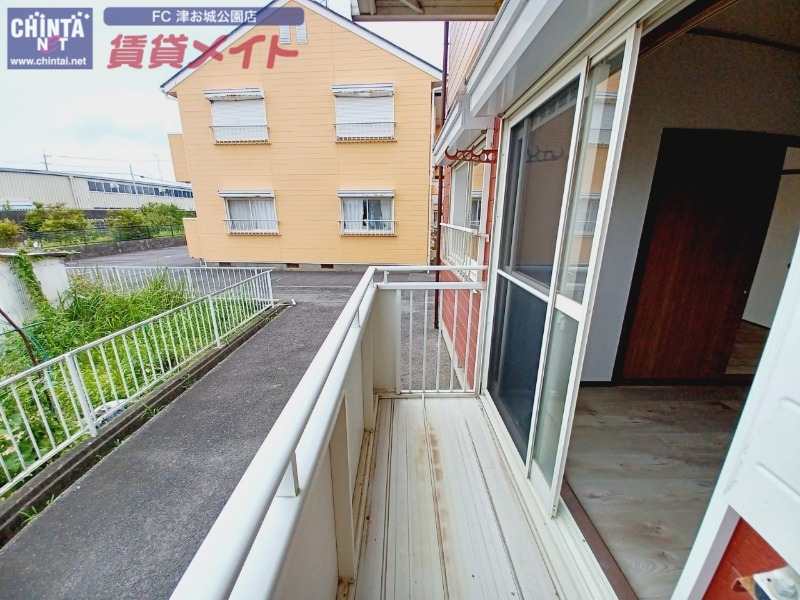 バルコニー　同物件別部屋写真