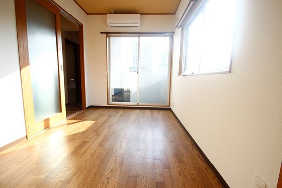 居室・リビング　※掲載写真は同マンション別部屋参考写真となります。