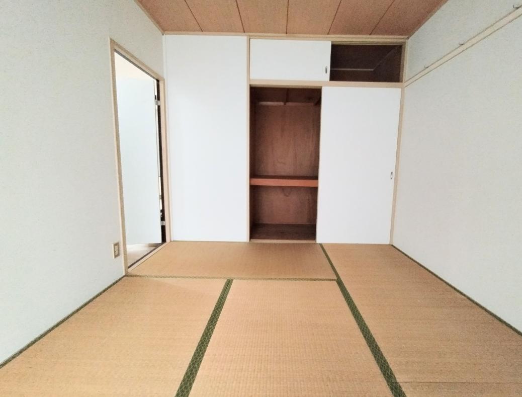 収納　押入れ収納スペースを確保