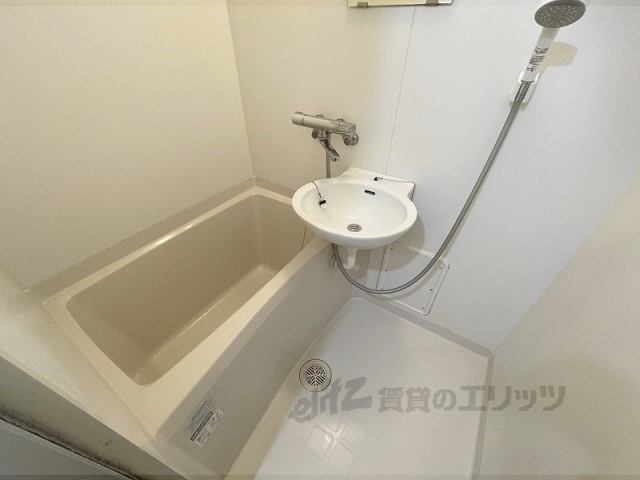 バス・シャワールーム　バス