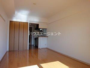 居室・リビング　南向きで日当たり良好です。※参考画像