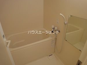 バス・シャワールーム　バストイレ別で広々入れます。※参考画像