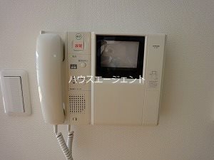 セキュリティ　モニター付インターホンは安心です。※参考画像