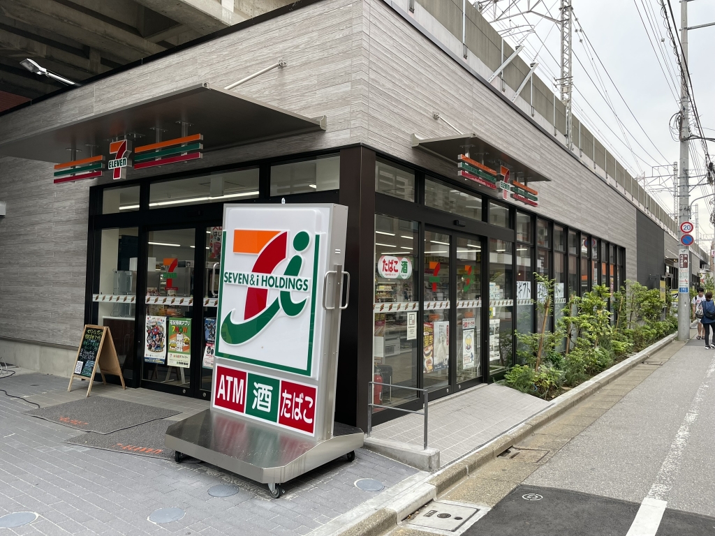 コンビニ　セブンイレブン 江戸川葛西駅西店（コンビニ）まで221m
