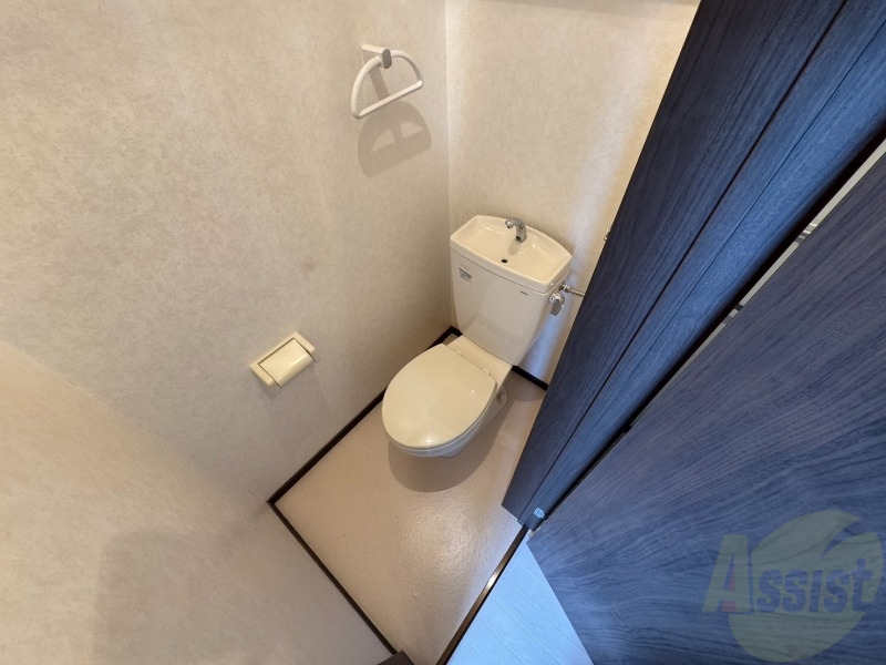 トイレ　こちらはトイレです。清潔感があり、安心して使用できます。