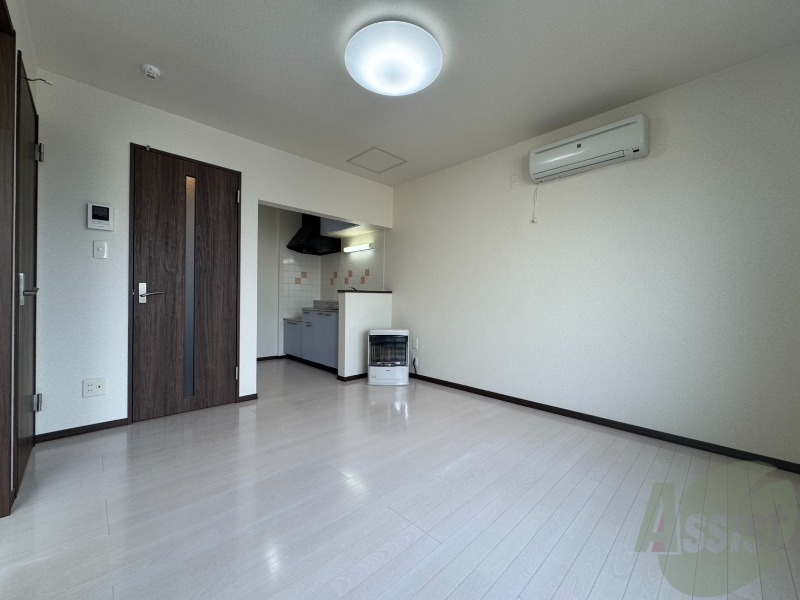 居室・リビング　広くてキレイなお部屋が広がっていて、充実した生活が送れそう。