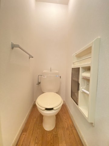 トイレ　別部屋の写真