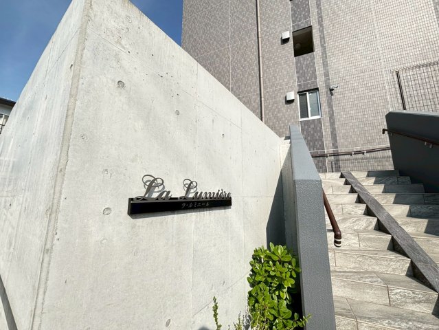 エントランス　詳細は、RISUMO江坂本店までお問合せください♪