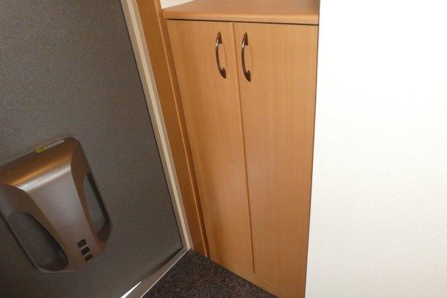 玄関　シューズボックス