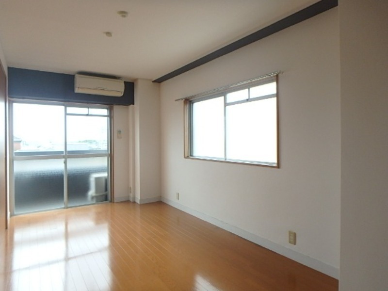 居室・リビング　図面と現状に相違がある場合には現状を優先