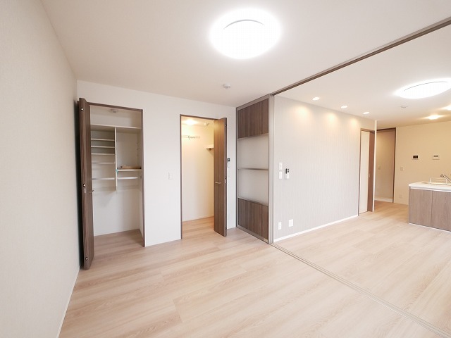 その他部屋・スペース　落ち着いた色調の洋室です