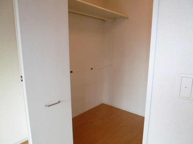 収納　ウークインクローゼット