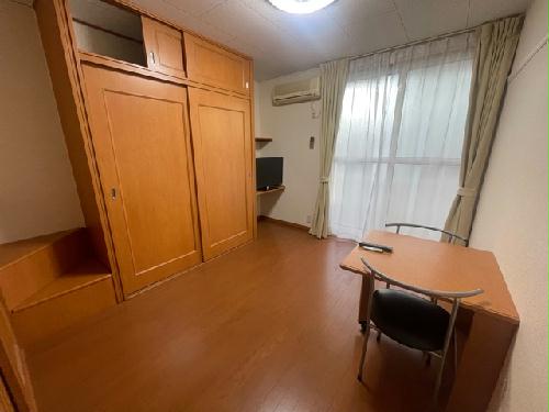 居室・リビング　現状優先。設置は現地と異なる可能性があります。