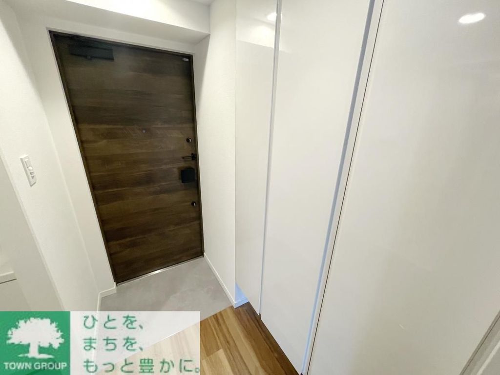 玄関　お部屋探しは株式会社　タウンハウジング　までお気軽にお問合…