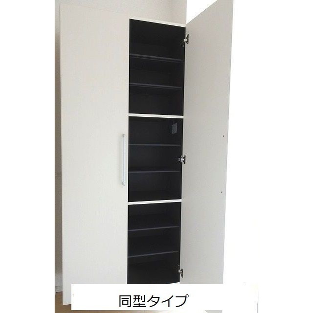 玄関　シューズボックス