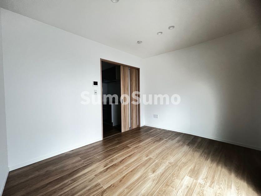 その他部屋・スペース　広くて明るい寝室