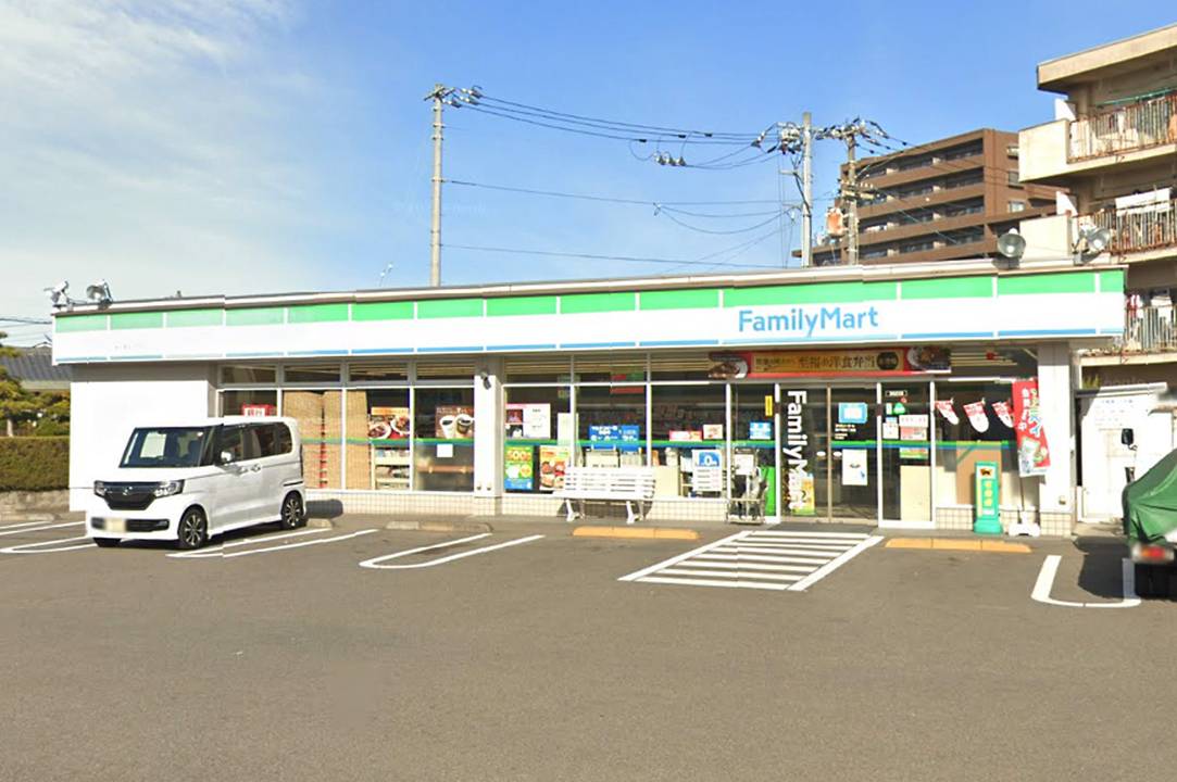 コンビニ　ファミリーマート余戸南四丁目店（コンビニ）まで265m