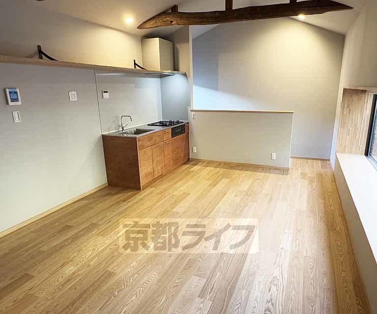 居室・リビング　きれいで広々としたリビングです！