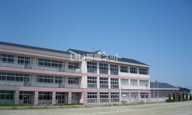 中学校　龍ケ崎市立中根台中学校（中学校）まで1146m