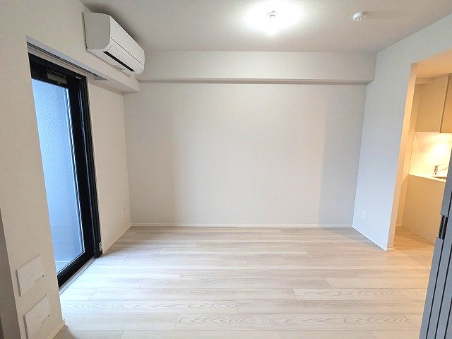 その他設備　リビング、南向き、エアコン付、インターネットWi-Fi無料