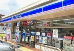 コンビニ　ローソン 南区要町五丁目店（コンビニ）まで932m