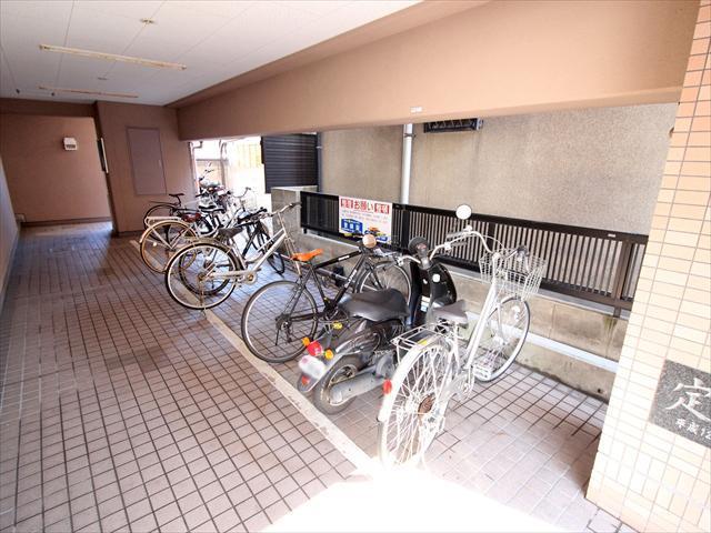 その他　松山市萱町　エスポアール萱町　駐輪場