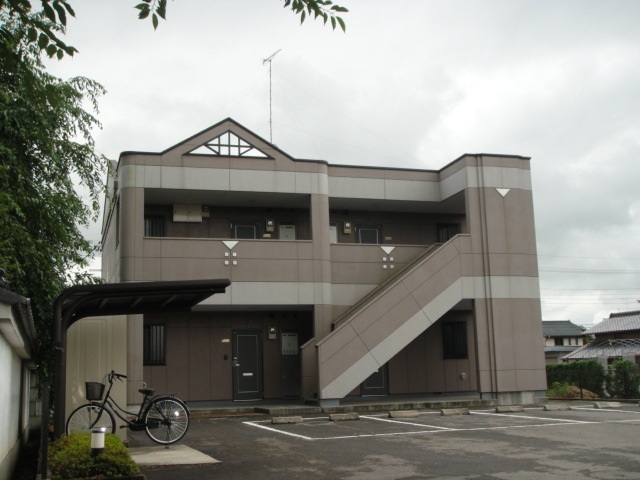 建物外観　地震に強い重量鉄骨造。ペット可。