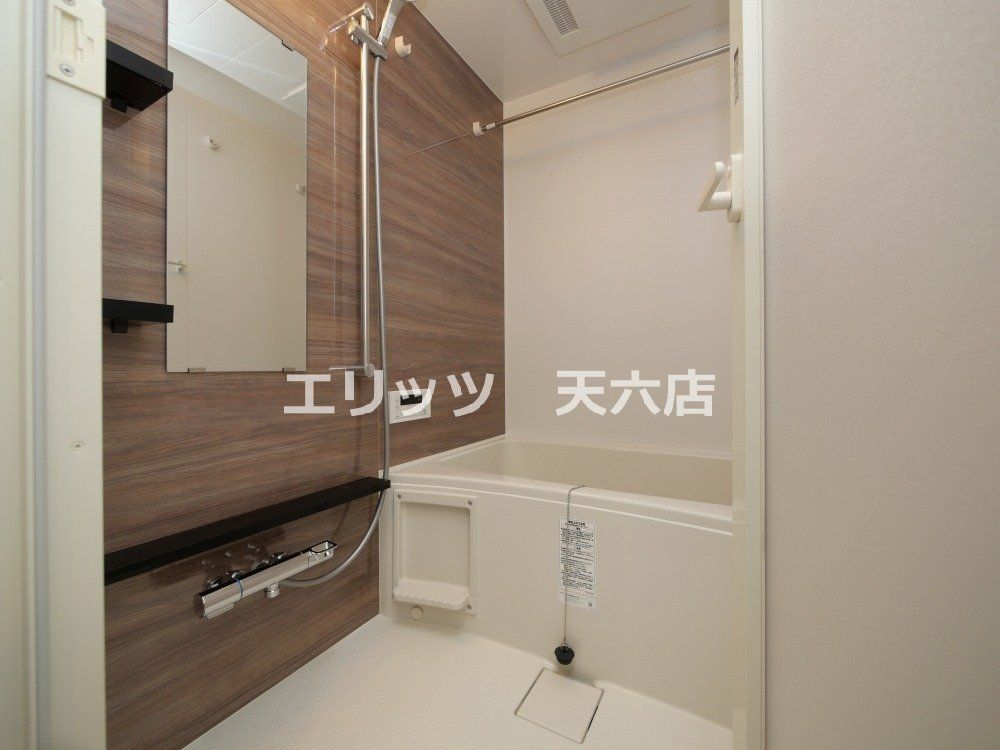 バス・シャワールーム　洗面