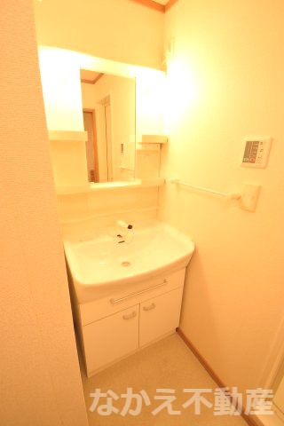 洗面設備　脱衣スペースもあります