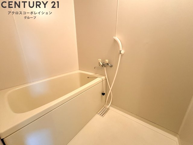 バス・シャワールーム　お風呂とトイレ別です！