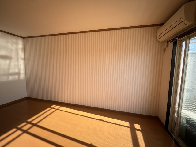 その他部屋・スペース　ストライプのアクセントクロスです