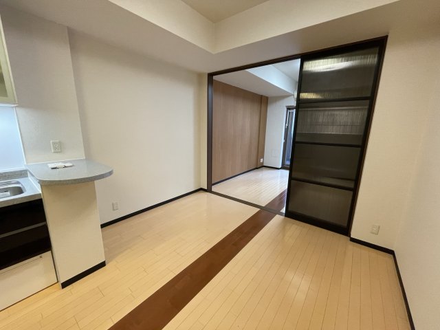 居室・リビング　(参考)同マンション同間取り他部屋の写真