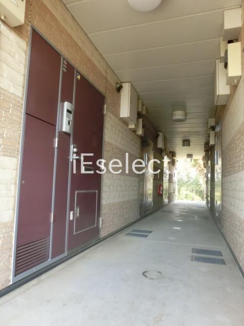 エントランス　玄関へのアプローチ