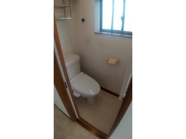 トイレ　温水洗浄便座