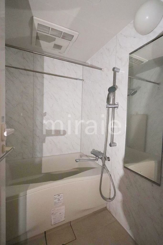 バス・シャワールーム　他号室の参考写真です。