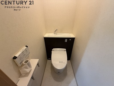 トイレ　お風呂トイレ別・温水洗浄便座完備