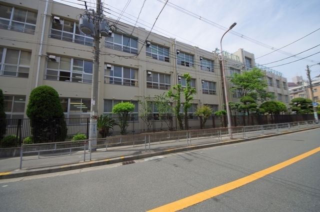 小学校　大阪市立成育小学校（小学校）まで427m