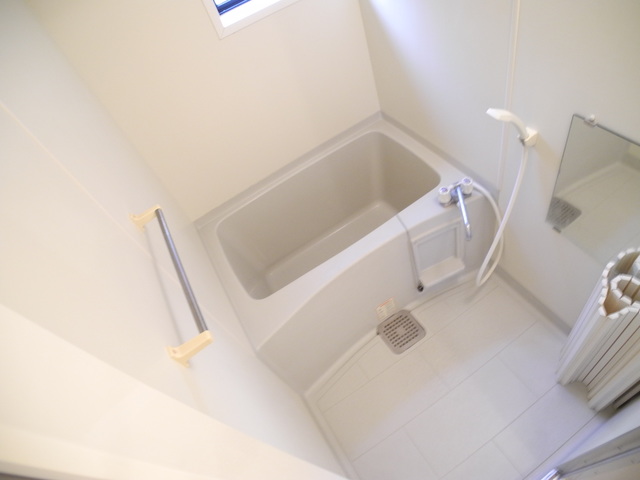 バス・シャワールーム　※室内画像は別部屋のもの