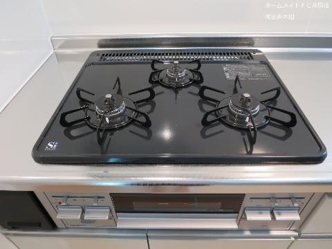 キッチン　３口ガスコンロ