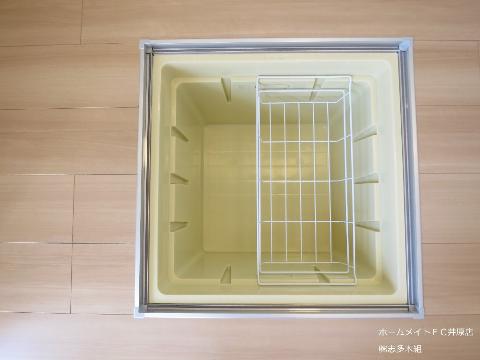 収納　床下収納