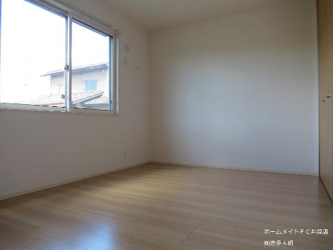 居室・リビング　室内