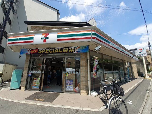 コンビニ　セブンイレブン京都壬生辻町店（コンビニ）まで110m